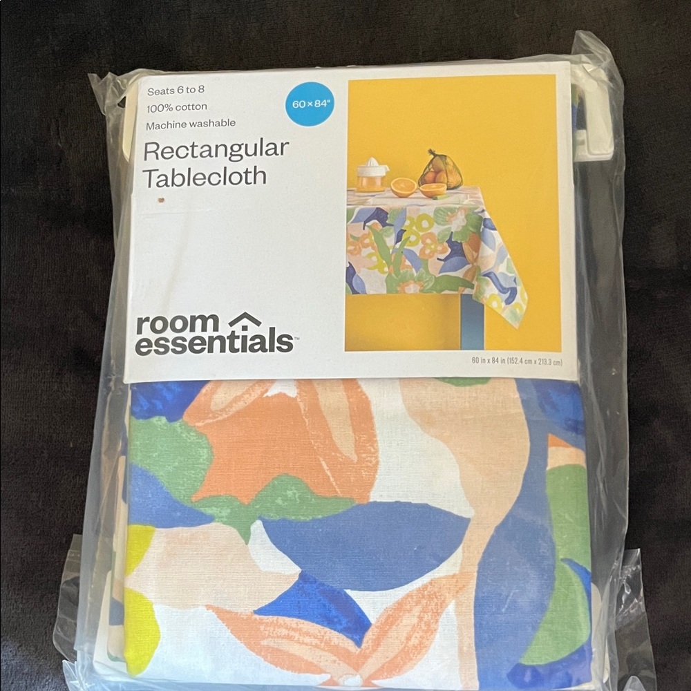 NWT Room Essentials 60X80” Floral Rectangular Tablecloth